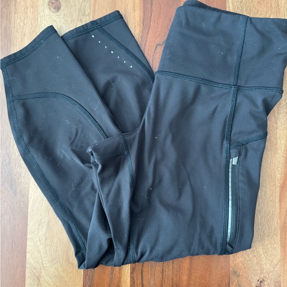 Athleta Black Rainier 7/8 Tight Leggings with Side Zipper